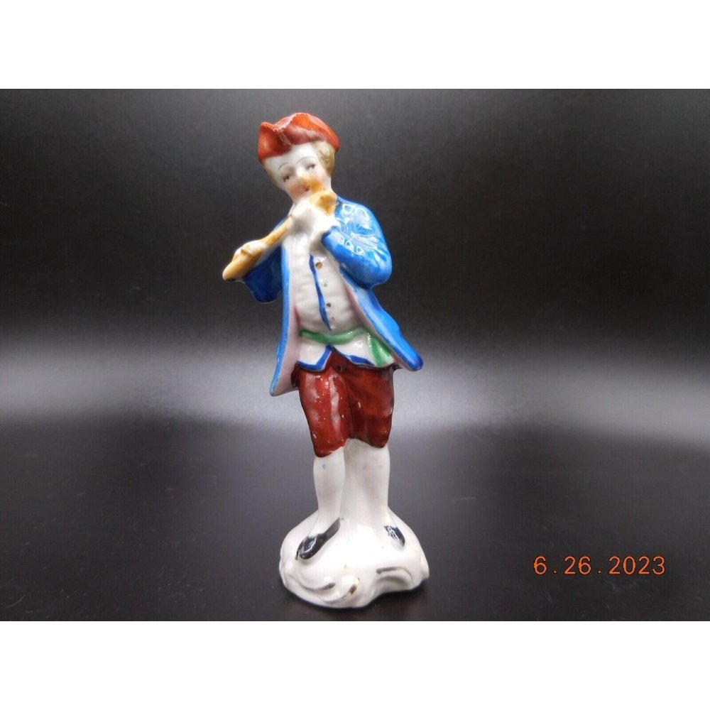Occupied Japan Porcelain Figurine Colonial Man‎ Playing Flute